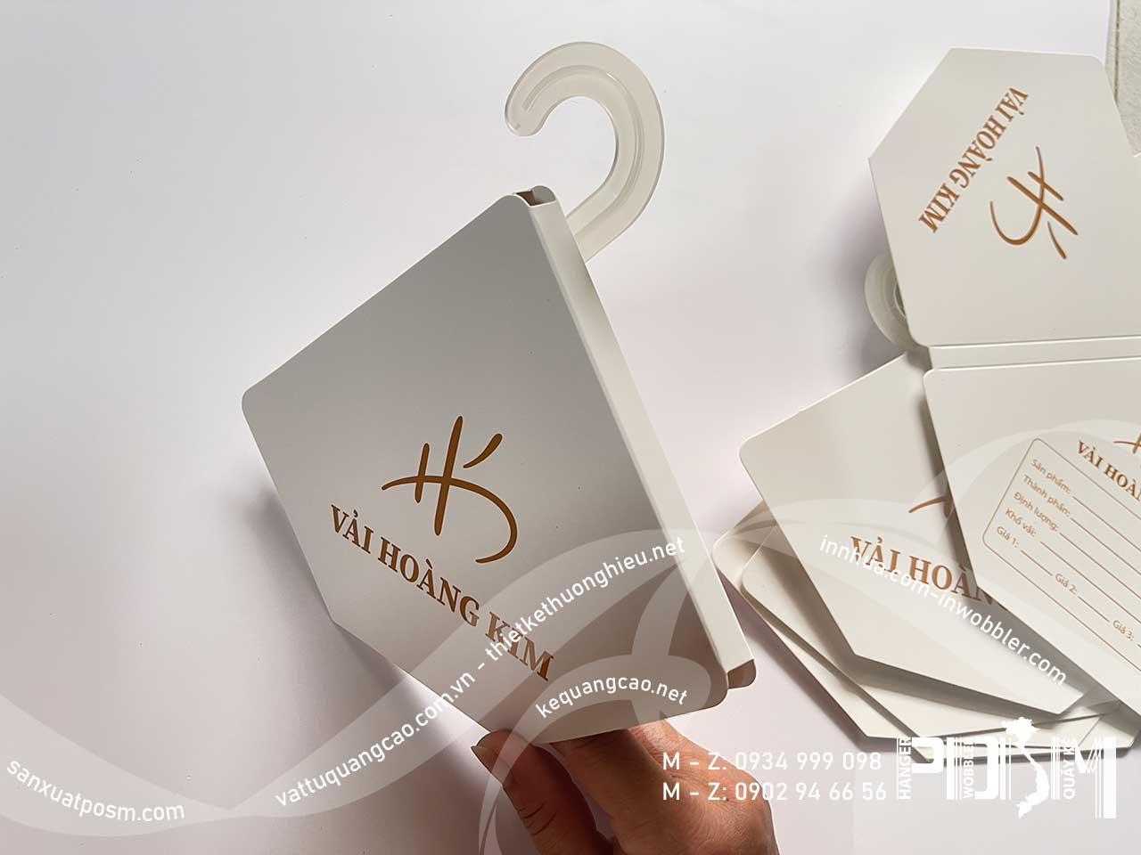 hanger mẫu vải vuông Bảng treo mẫu vải hình hộp vuông treo vải nhẹ, vải silk, treo khăn ... - Ảnh 3